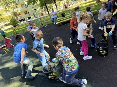 Група " Червената Шапчица" - Ден на спорта - ДГ Еделвайс - Етрополе
