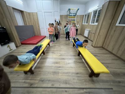 Група " Червената Шапчица"  - ДГ Еделвайс - Етрополе
